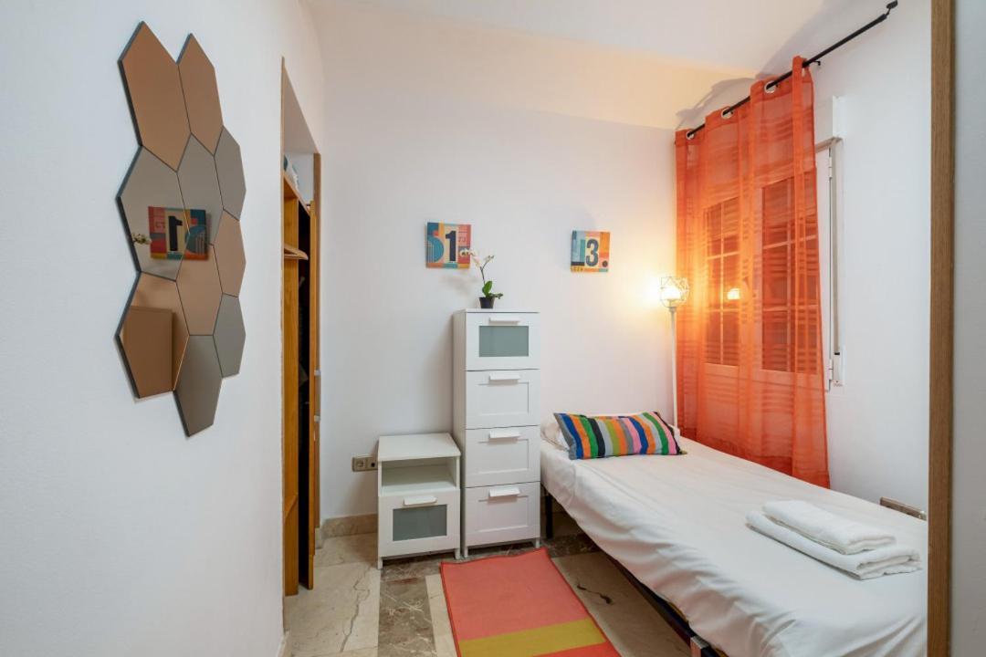 2 Bedroom 1 Bathroom Furnished - Sol - Cozy Vintage - Mintystay マドリード エクステリア 写真